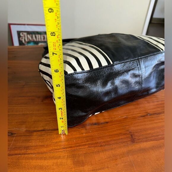 Badgley Mischka black/white 
Belle Selena Striped
Convertible Satchel - Picture 12 of 16